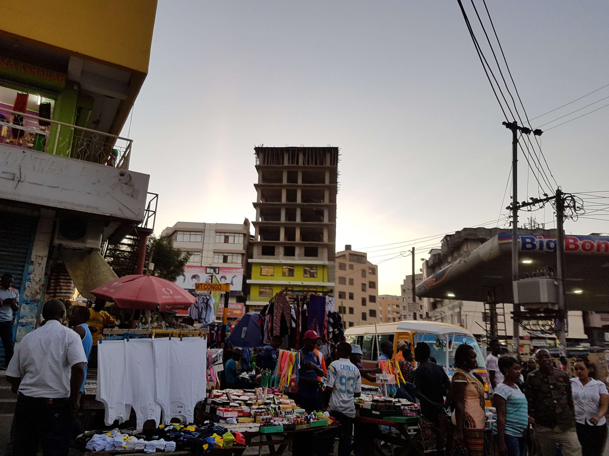 Eintauchen in eine andere Welt - der Markt in Kariakoo in Dar es Salaam