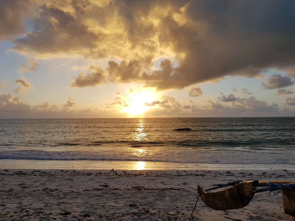 Sonnenaufgangsstimmung in Jambiani auf Sansibar