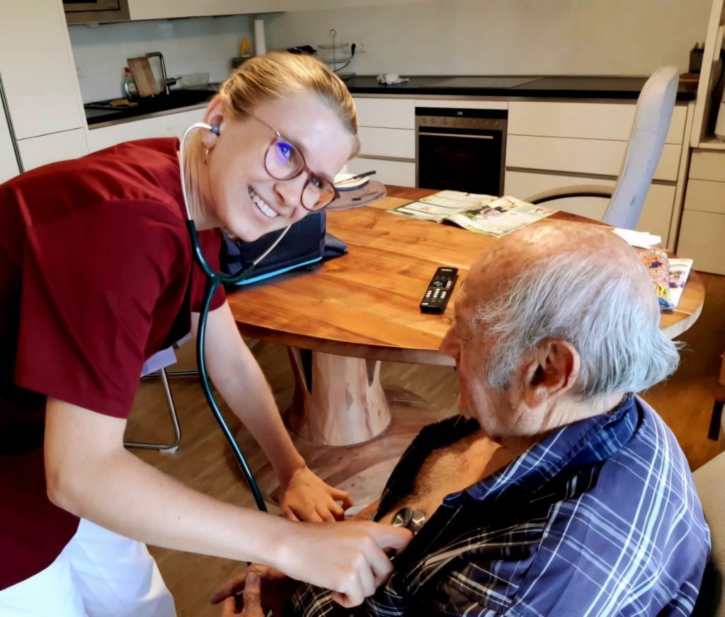 Auf Hausbesuch bei einem Patienten in meinem PJ-Quartal bei den SüdpfalzDOCs